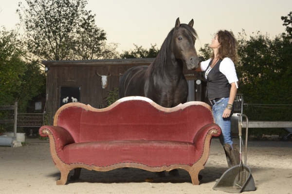 nessies-sofa05kleinb7DEA2308-39D0-B154-11A7-39C09DAEDC63.jpg